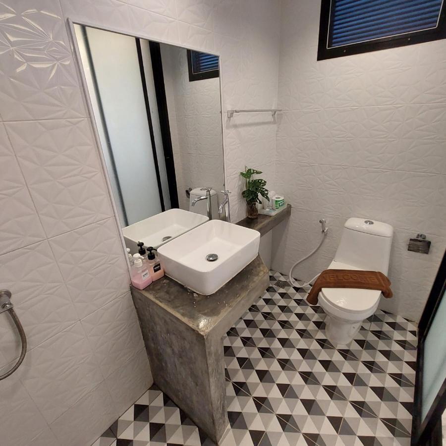Kipbox Hotel Trang Bagian luar foto
