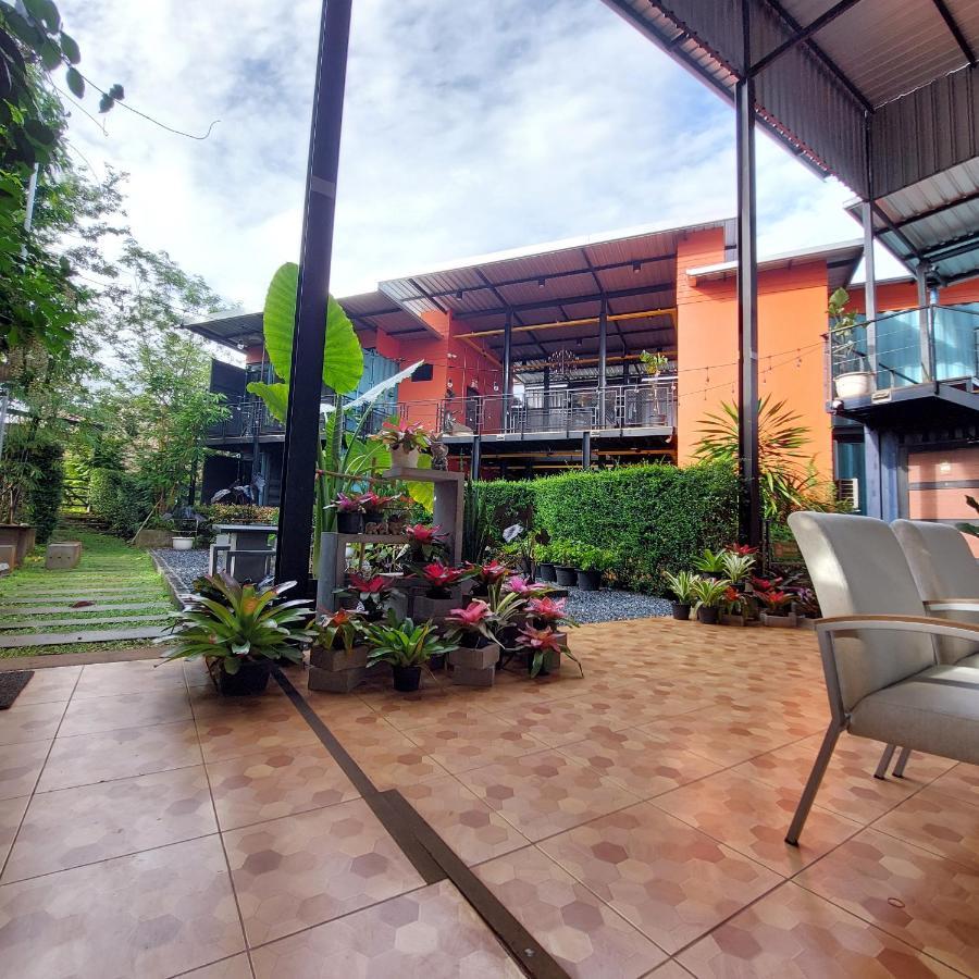 Kipbox Hotel Trang Bagian luar foto