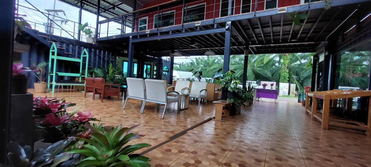 Kipbox Hotel Trang Bagian luar foto