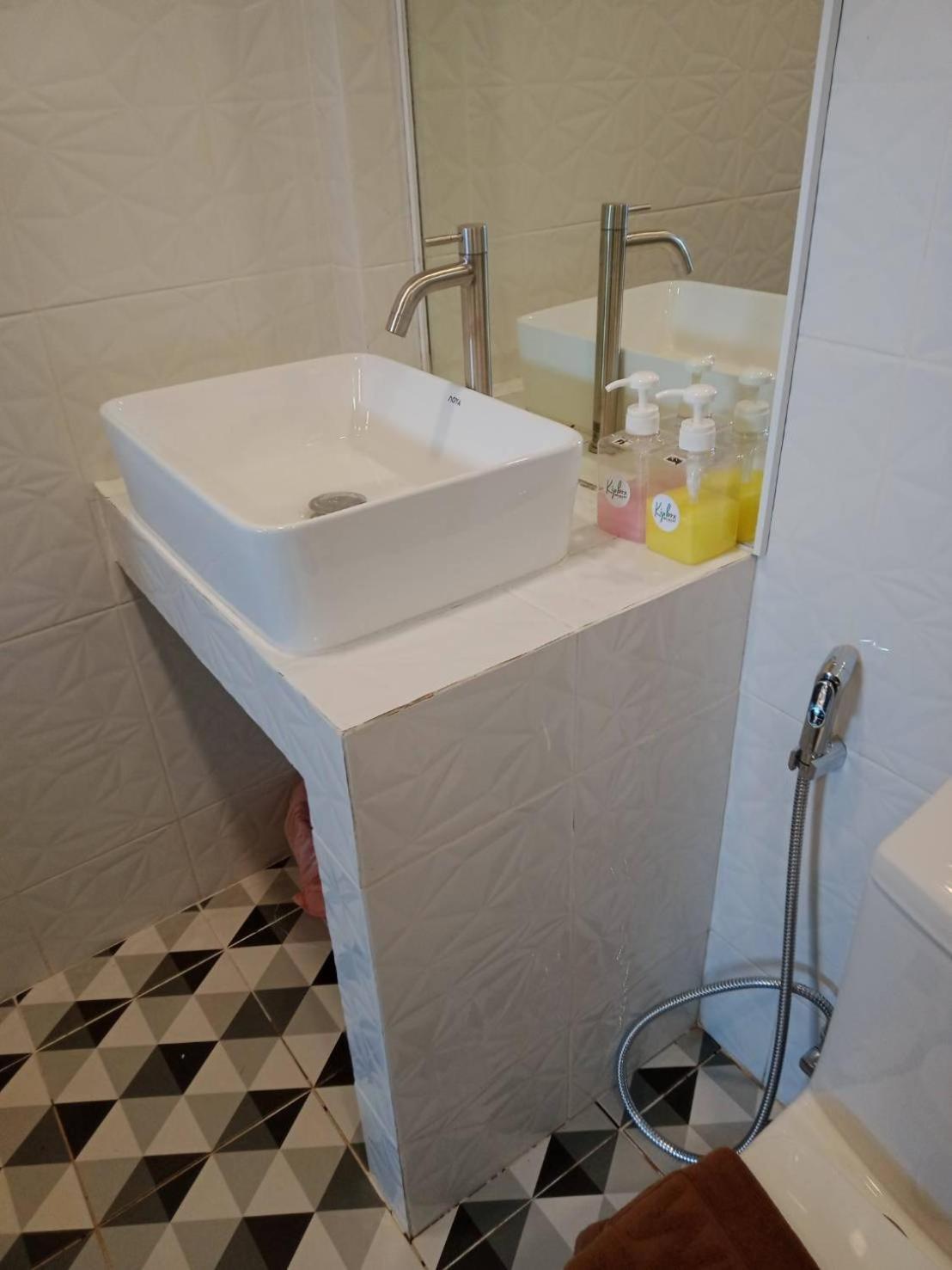 Kipbox Hotel Trang Bagian luar foto