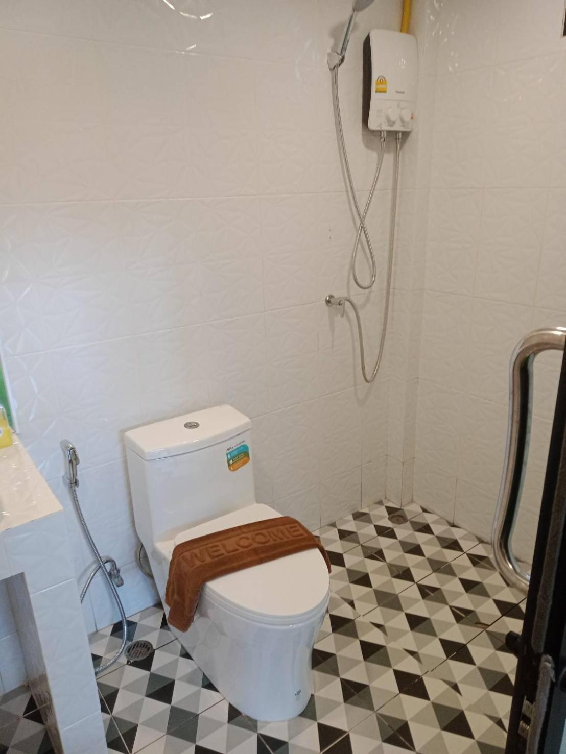 Kipbox Hotel Trang Bagian luar foto